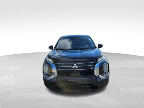 Photos of 2024 Mitsubishi Outlander SE for sale in Plattsmouth, NE at Gregg Young Plattsmouth