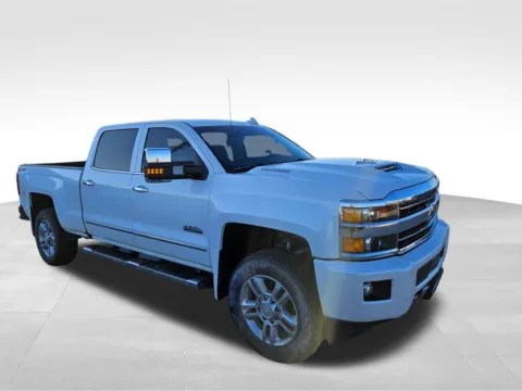 More photos of 2018 Chevrolet Silverado 2500HD High Country at Gregg Young Plattsmouth, NE
