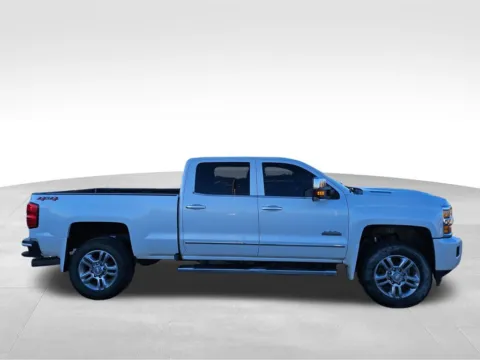 More photos of 2018 Chevrolet Silverado 2500HD High Country at Gregg Young Plattsmouth, NE