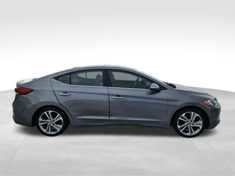 More photos of 2017 Hyundai Elantra Limited at Gregg Young Plattsmouth, NE