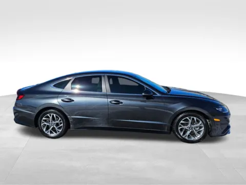More photos of 2023 Hyundai Sonata SEL at Gregg Young Plattsmouth, NE