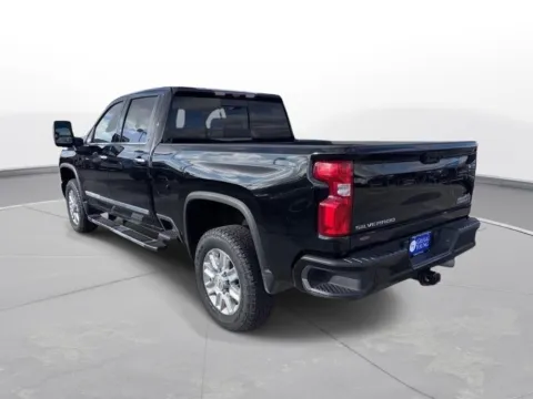 More photos of 2024 Chevrolet Silverado 2500HD High Country at Gregg Young Plattsmouth, NE