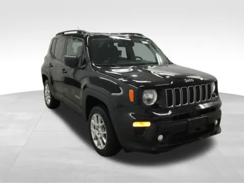 Another view of 2022 Jeep Renegade Latitude for sale in Plattsmouth, NE at Gregg Young Chevrolet Of Plattsmouth