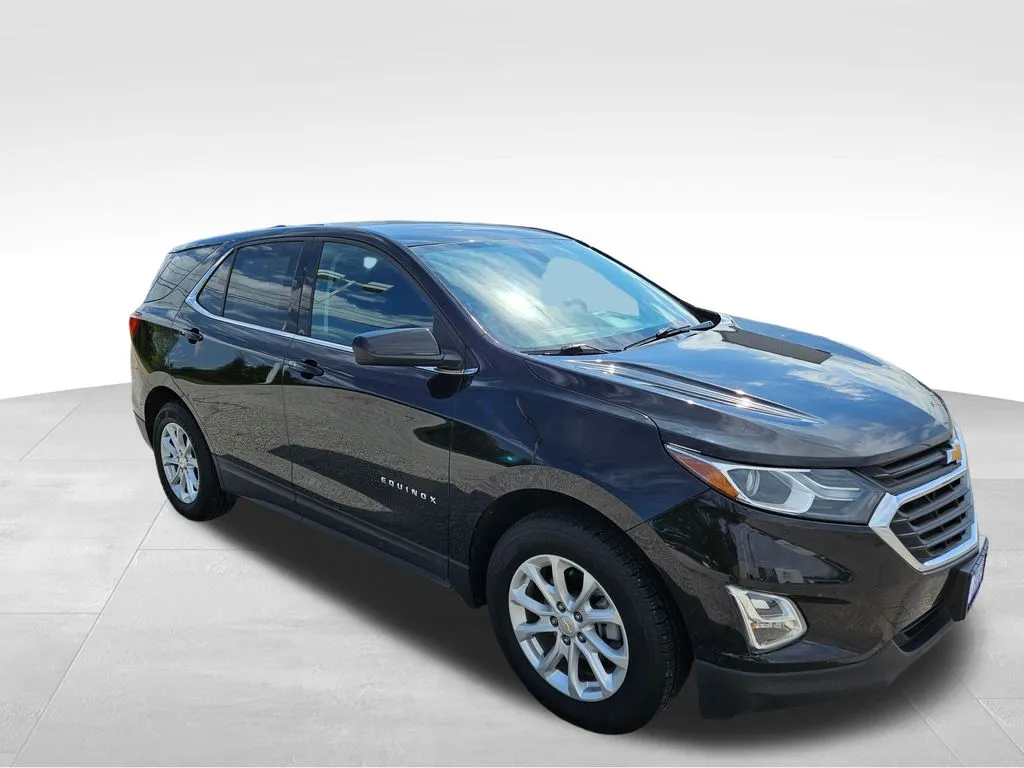 2019 Chevrolet Equinox LT photo 2