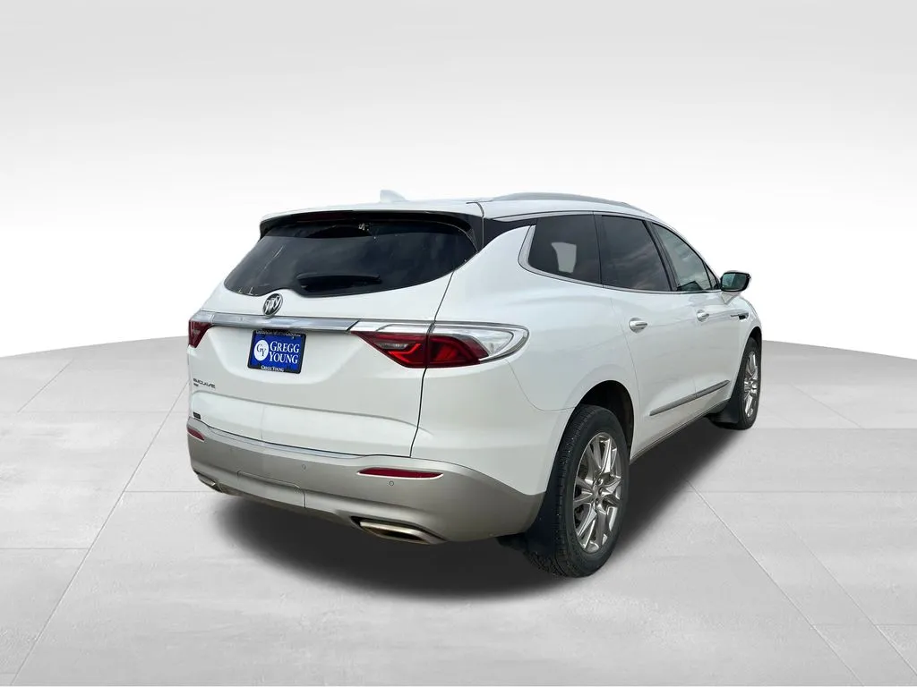 2022 Buick Enclave Premium photo 2