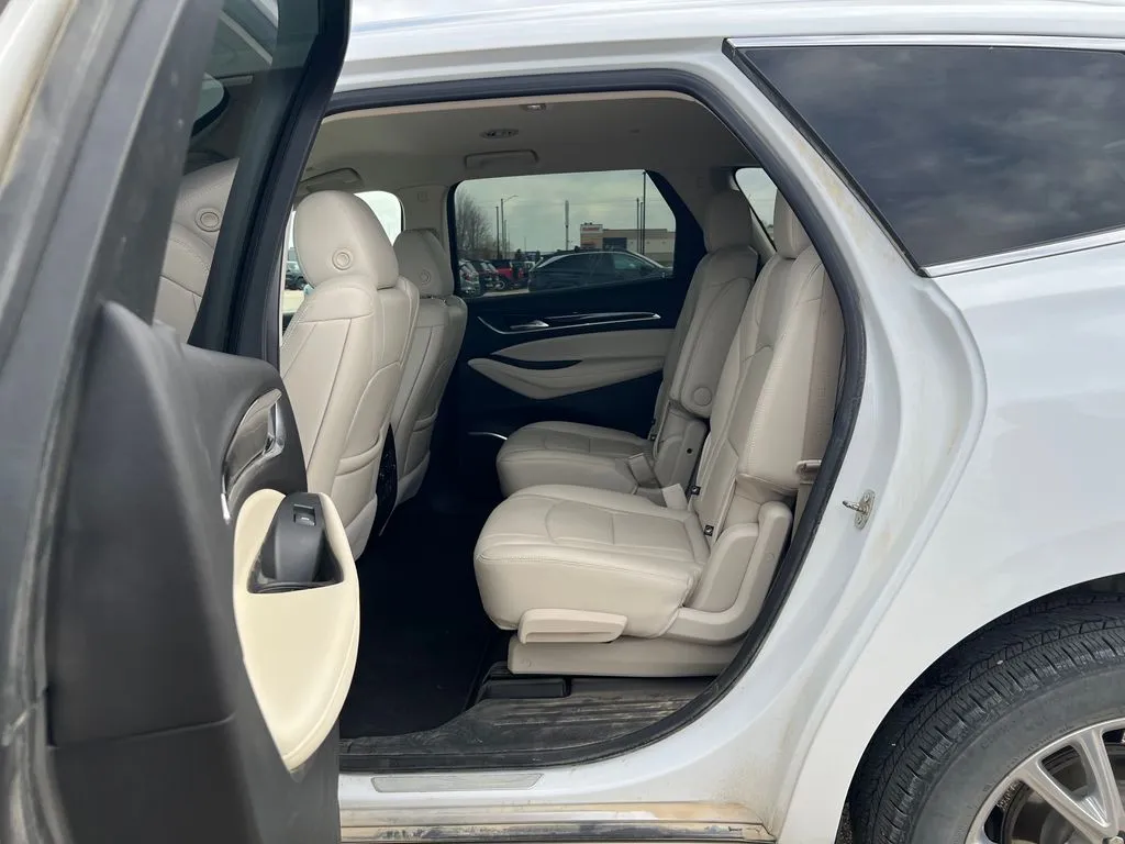2022 Buick Enclave Premium photo 3