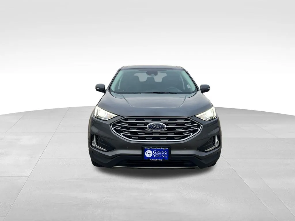 2024 Ford Edge Titanium photo 4