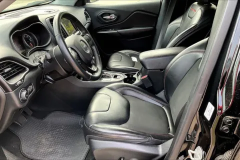 More photos of 2019 Jeep Cherokee Trailhawk at Gregg Young Chevrolet Marshalltown, IA
