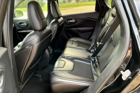 More photos of 2019 Jeep Cherokee Trailhawk at Gregg Young Chevrolet Marshalltown, IA