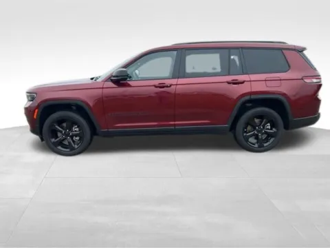 Another view of 2023 Jeep Grand Cherokee L Altitude for sale in Ottumwa, IA at Gregg Young Toyota of Ottumwa