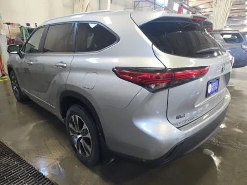 Another view of 2023 Toyota Highlander Hybrid XLE for sale in Ottumwa, IA at Gregg Young Toyota of Ottumwa