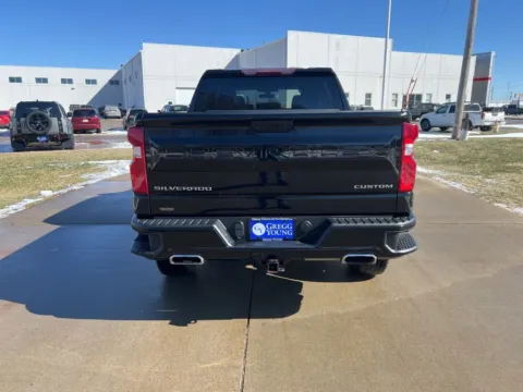 More photos of 2021 Chevrolet Silverado 1500 Custom Trail Boss at Gregg Young Toyota of Ottumwa, IA
