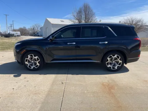 Photos of 2021 Hyundai Palisade Calligraphy for sale in Ottumwa, IA at Gregg Young Toyota of Ottumwa
