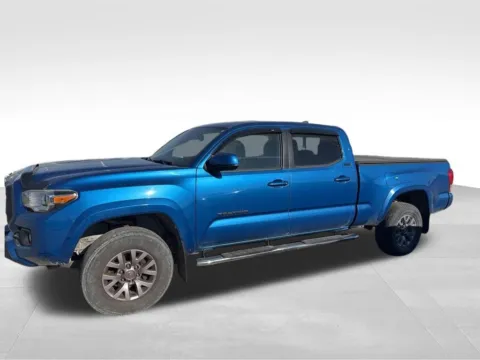 Photos of 2017 Toyota Tacoma SR5 for sale in Ottumwa, IA at Gregg Young Toyota of Ottumwa