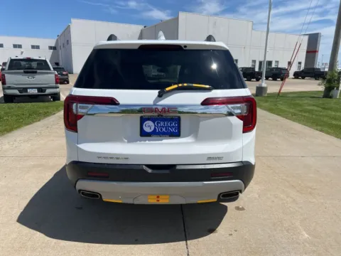 More photos of 2023 GMC Acadia SLT at Gregg Young Toyota of Ottumwa, IA