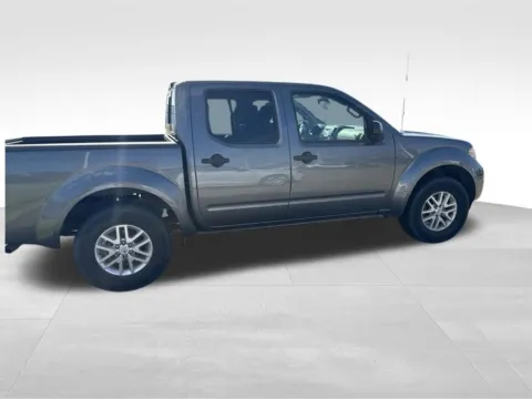 More photos of 2016 Nissan Frontier SV at Gregg Young Toyota of Ottumwa, IA