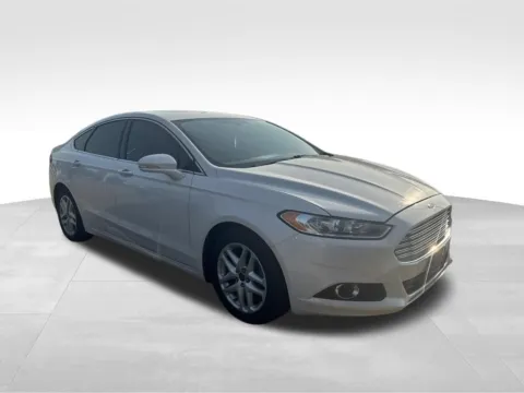 More photos of 2016 Ford Fusion SE at Gregg Young Toyota of Ottumwa, IA