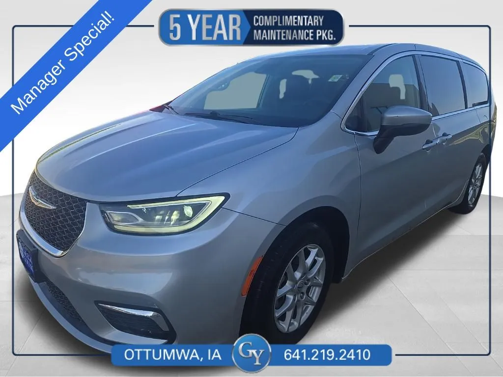 Silver 2023 Chrysler Pacifica Touring L for sale in Ottumwa, IA
