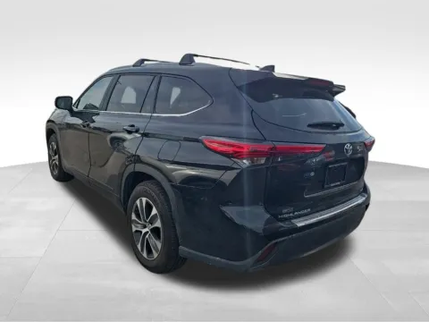 Another view of 2023 Toyota Highlander XLE for sale in Ottumwa, IA at Gregg Young Toyota of Ottumwa