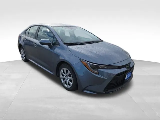 2024 Toyota Corolla LE photo 3