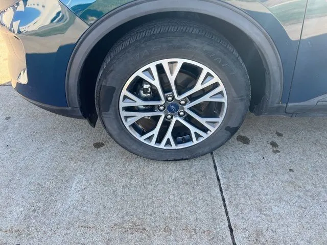 2020 Ford Escape SEL photo 4