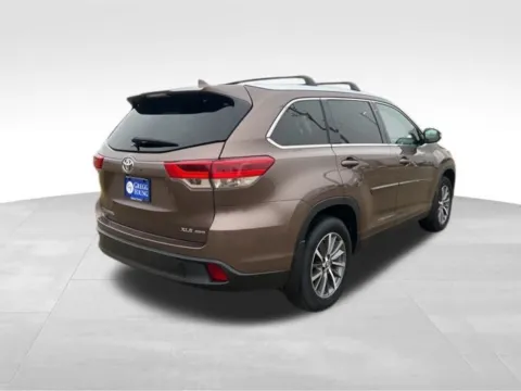 More photos of 2019 Toyota Highlander XLE at Gregg Young Toyota of Ottumwa, IA