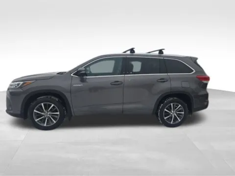 Photos of 2017 Toyota Highlander Hybrid XLE for sale in Ottumwa, IA at Gregg Young Toyota of Ottumwa