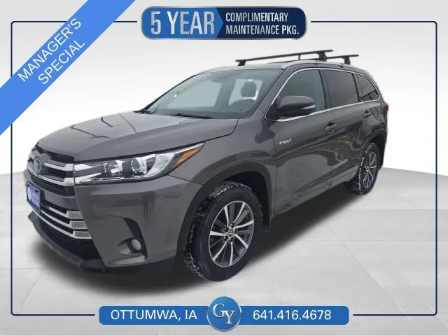 Gray 2017 Toyota Highlander Hybrid XLE for sale in Ottumwa, IA