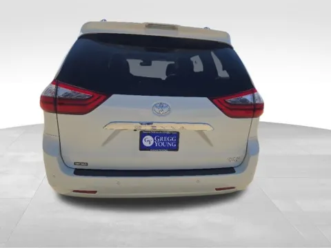 More photos of 2020 Toyota Sienna XLE at Gregg Young Toyota of Ottumwa, IA