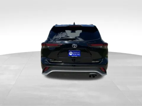 More photos of 2025 Toyota Highlander XSE at Gregg Young Toyota of Ottumwa, IA