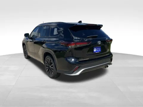 More photos of 2025 Toyota Highlander XSE at Gregg Young Toyota of Ottumwa, IA