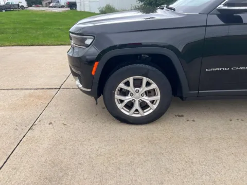 Another view of 2022 Jeep Grand Cherokee L Limited for sale in Ottumwa, IA at Gregg Young Toyota of Ottumwa