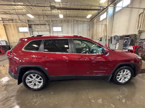 More photos of 2016 Jeep Cherokee Latitude at Gregg Young Toyota of Ottumwa, IA
