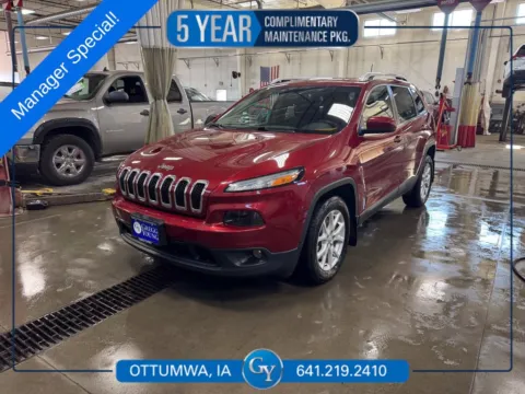 Red 2016 Jeep Cherokee Latitude for sale in Ottumwa, IA