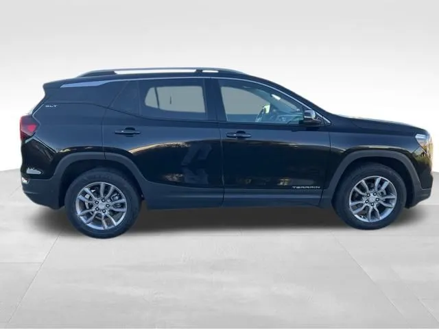 2024 Gmc Terrain SLT photo 2