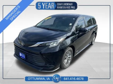 Black 2021 Toyota Sienna LE for sale in Ottumwa, IA