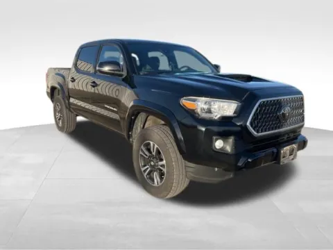 More photos of 2018 Toyota Tacoma TRD Sport at Gregg Young Toyota of Ottumwa, IA
