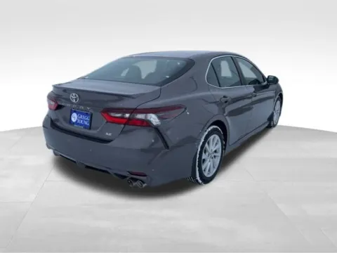 More photos of 2022 Toyota Camry SE at Gregg Young Toyota of Ottumwa, IA