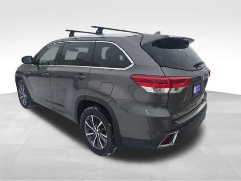 Another view of 2017 Toyota Highlander Hybrid XLE for sale in Ottumwa, IA at Gregg Young Toyota of Ottumwa