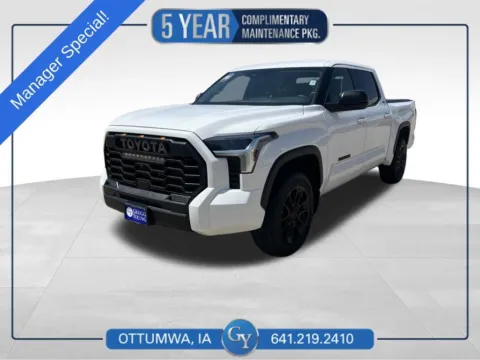 White 2023 Toyota Tundra SR5 for sale in Ottumwa, IA
