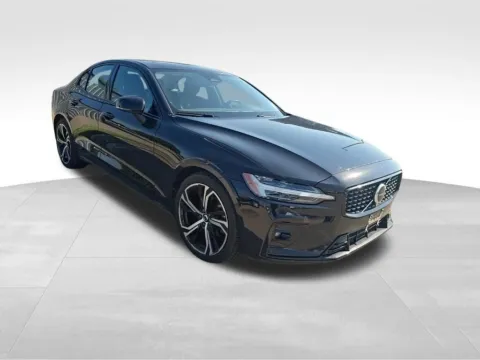 More photos of 2024 Volvo S60 B5 Core Dark Theme at Gregg Young Toyota of Ottumwa, IA