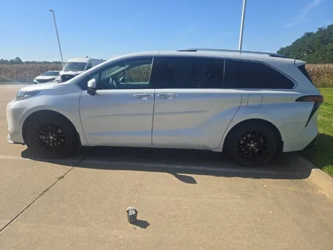 Another view of 2023 Toyota Sienna Limited for sale in Ottumwa, IA at Gregg Young Toyota of Ottumwa