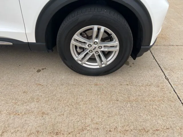 2022 Ford Explorer XLT photo 4