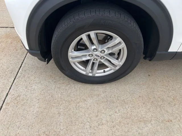 2022 Ford Explorer XLT photo 3