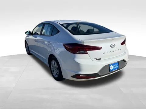 More photos of 2019 Hyundai Elantra SE at Gregg Young Toyota of Ottumwa, IA