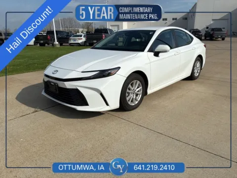 White 2025 Toyota Camry SE for sale in Ottumwa, IA