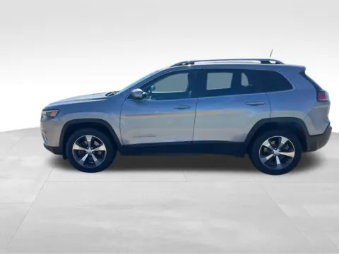 Photos of 2019 Jeep Cherokee Limited for sale in Ottumwa, IA at Gregg Young Toyota of Ottumwa