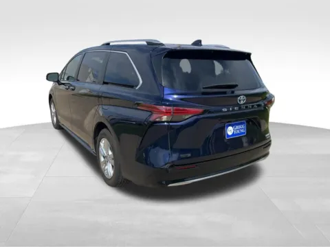 More photos of 2021 Toyota Sienna Limited at Gregg Young Toyota of Ottumwa, IA