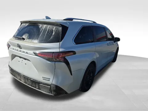 More photos of 2023 Toyota Sienna Limited at Gregg Young Toyota of Ottumwa, IA