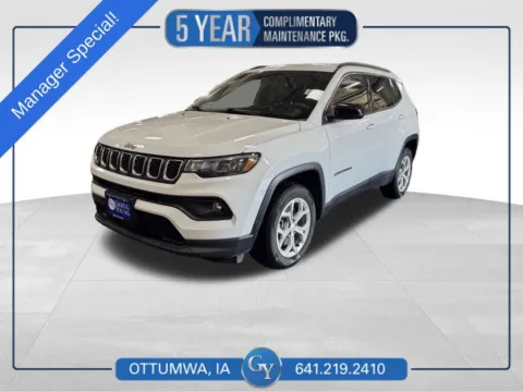 White 2024 Jeep Compass Latitude for sale in Ottumwa, IA